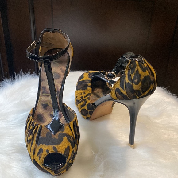 Sam Edelman Leopard Print T-Strap Stilleto - Picture 1 of 8